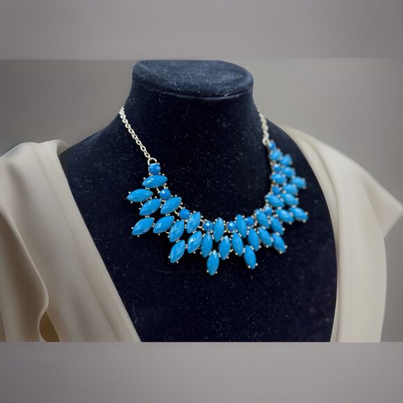 NWOT Windham Teal Blue Marquiose Stone Cluster Bib Necklace - Picture 2 of 4